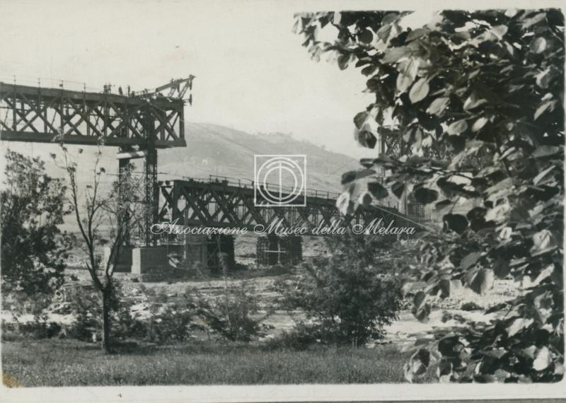 Veduta di travate in riparazione