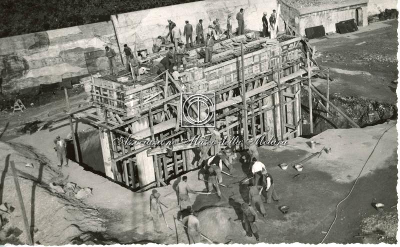 Cantiere di ricostruzione con tecnici e operai (5)