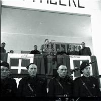 Discorso di gerarca al comizio fascista (2)